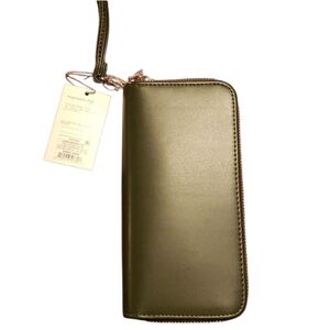 A New Day Green Double Zip Faux Leather Wristlet